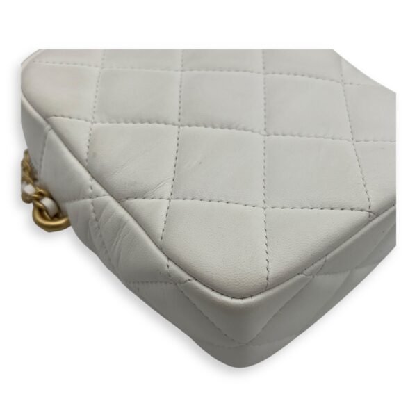 CC Camera Crossbody Bag White in Lambskin, Gold hardware - Image 11