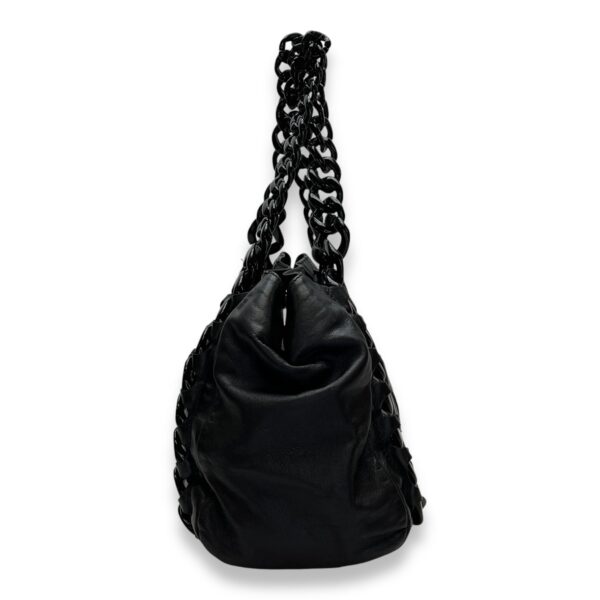 Modern Chain Rhodoid East West Black Shoulder Bag in Calfskin, Lacquered Metal hardware - Image 3