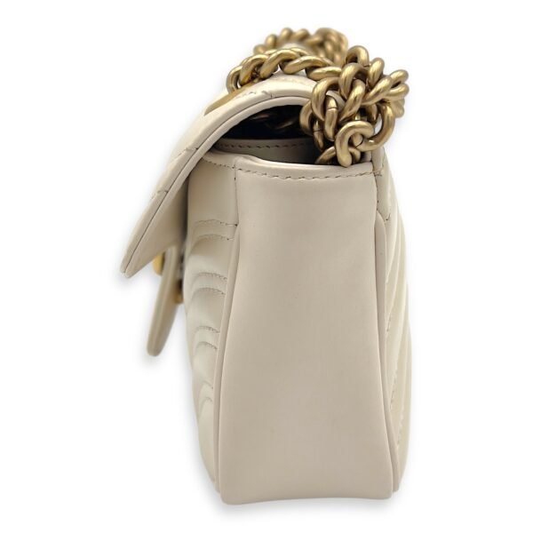 GG Marmont Shoulder Bag Mini White in Calfskin, Gold hardware - Image 3