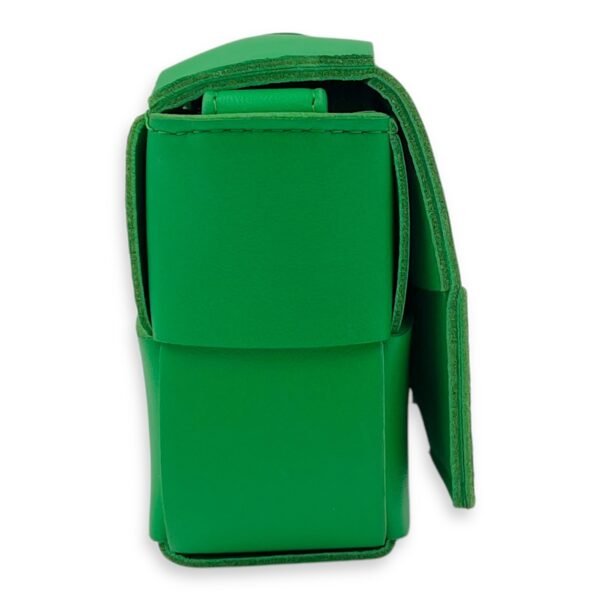 Cassette Green Crossbody Bag in Lambskin, Gold hardware - Image 3