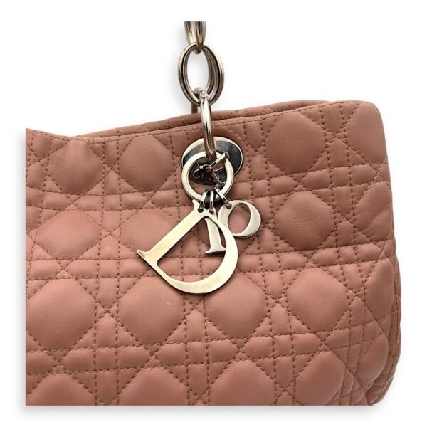 Cannage Tote bag in Lambskin, Silver Hardware - Image 5