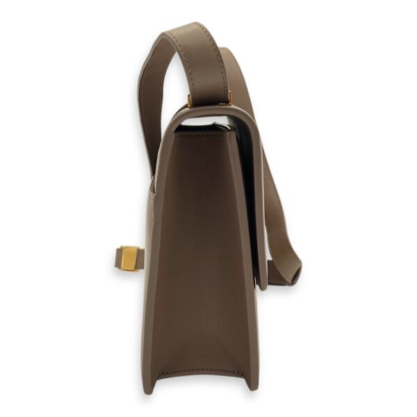 30 Montaigne Shoulder Bag Brown in Calfskin, Gold hardware - Image 4