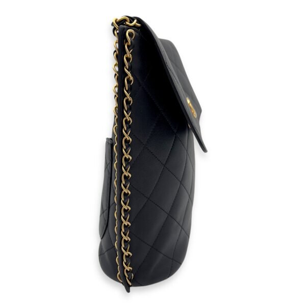 CC Chain Side Black Shoulder Bag in Calfskin, Gold hardware - Image 7