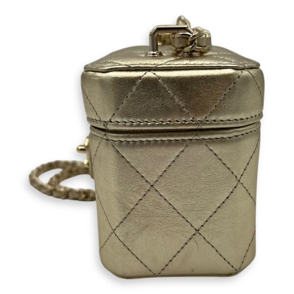 CC Vanity Bag Gold in Lambskin, Gold hardware - Image 4