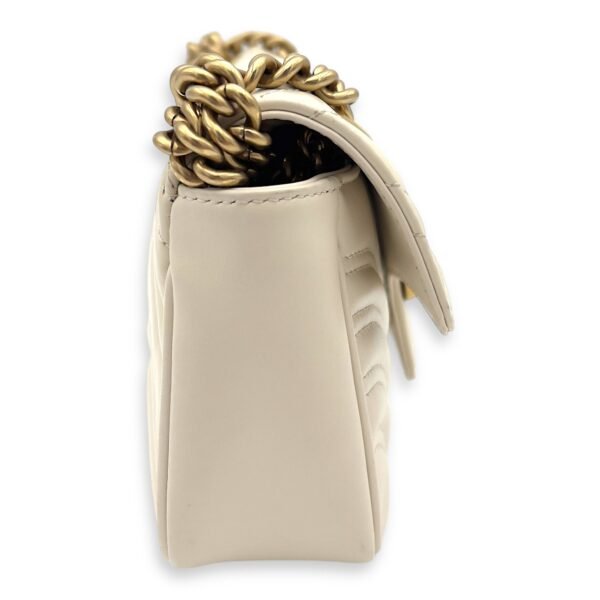 GG Marmont Shoulder Bag Mini White in Calfskin, Gold hardware - Image 4