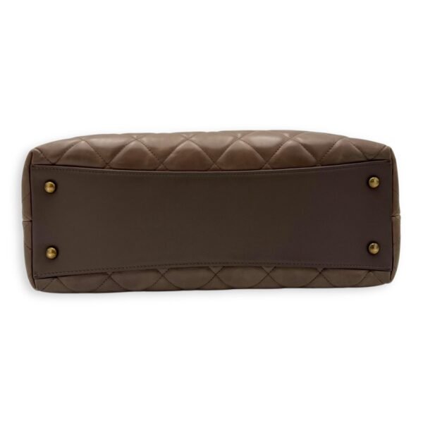 Gold Bar Beige Top Handle Bag in Calfskin, Gold hardware - Image 5