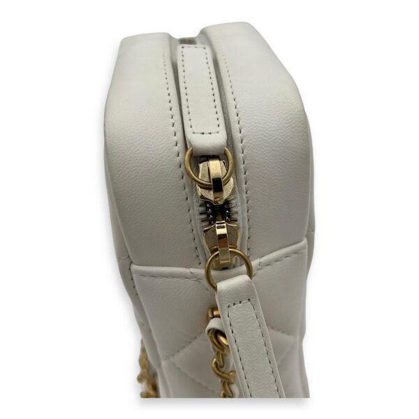 CC Camera Crossbody Bag White in Lambskin, Gold hardware - Image 8