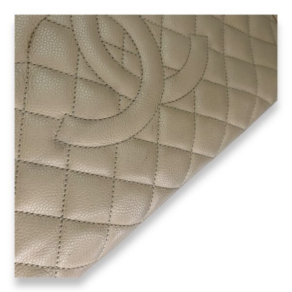 GST Beige Shoulder Bag in Caviar Leather, Gold hardware - Image 6