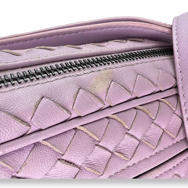 Messenger Crossbody bag in Intrecciato leather, Gunmetal Hardware - Image 6