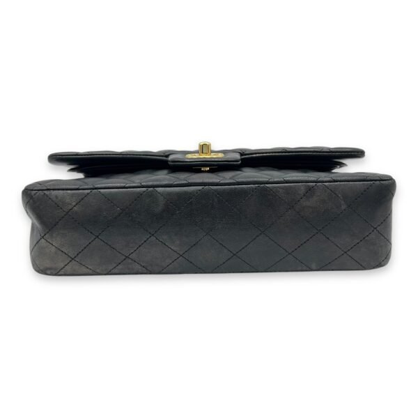 Classic Medium Black Shoulder Bag in Lambskin, Gold hardware - Image 5