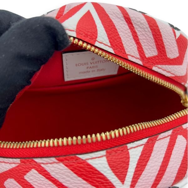 Boite a Chapeau PM Red Shoulder Bag in Coated Canvas, Gold hardware - Image 6