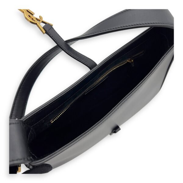 Le 5 A 7 Black Shoulder Bag in Calfskin, Gold hardware - Image 6