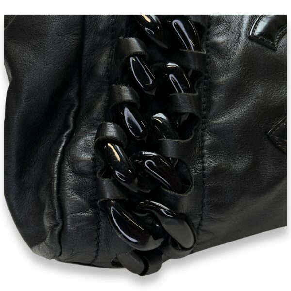 Modern Chain Rhodoid East West Black Shoulder Bag in Calfskin, Lacquered Metal hardware - Image 7