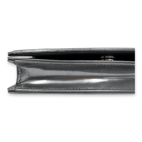 Diorama Wallet On Chain Silver in Calfskin, Silver hardware - Image 7