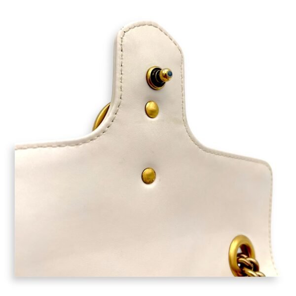 GG Marmont Shoulder Bag Mini White in Calfskin, Gold hardware - Image 8