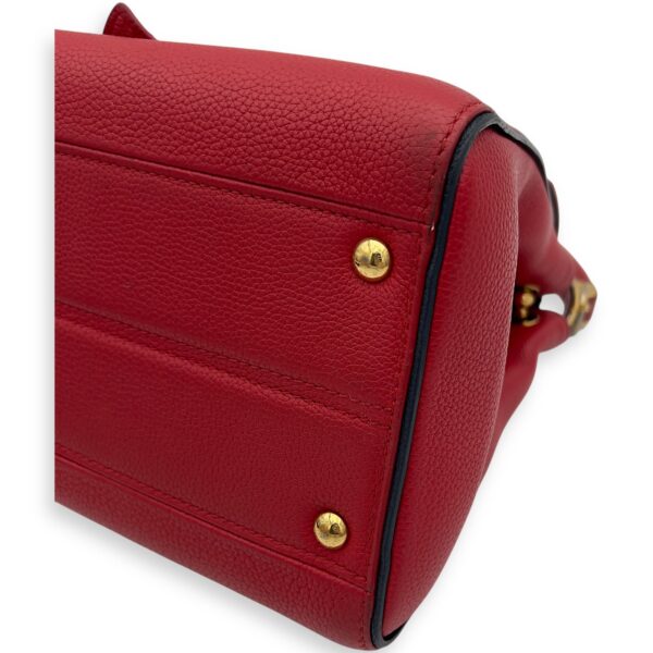 Double V Top Handle Bag Red in Calfskin, Gold hardware - Image 3