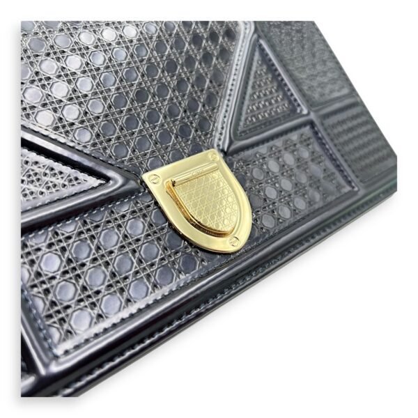 Diorama Wallet On Chain Blue in Patent Leather, Light Gold hardware - Image 7