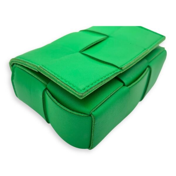 Cassette Green Crossbody Bag in Lambskin, Gold hardware - Image 7