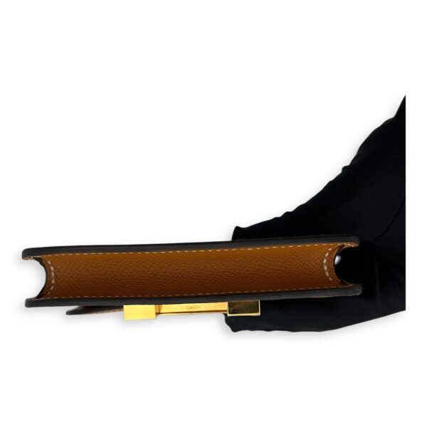 Constance Slim Toffee Wallet in Epsom, Gold hardware - Image 7