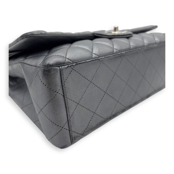 Classic Shoulder Bag Maxi Silver in Lambskin, Silver hardware - Image 7