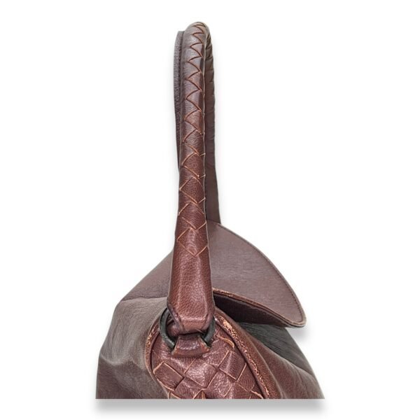 Intrecciato Shoulder bag in Calfskin, Gunmetal Hardware - Image 8