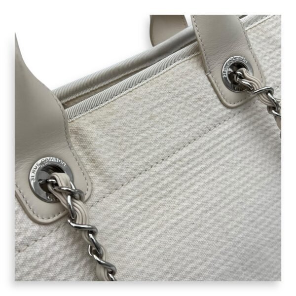 Deauville Tote Bag White in Canvas, Silver hardware - Image 8