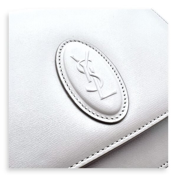 Le 61 Saddle Grey Shoulder Bag in Calfskin, Silver hardware - Image 8