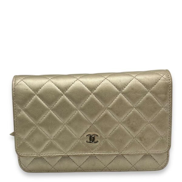 Classic Wallet On Chain Gold in Calfskin, Gold hardware - Image 7