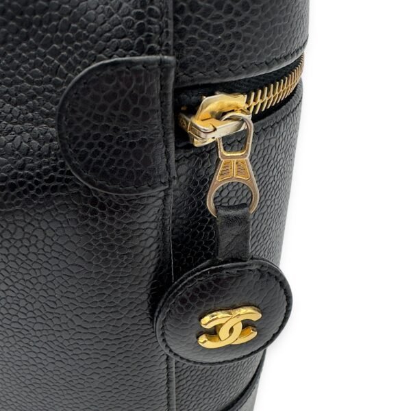 CC Vintage Vanity Bag in Caviar Leather, Gold hardware - Image 5