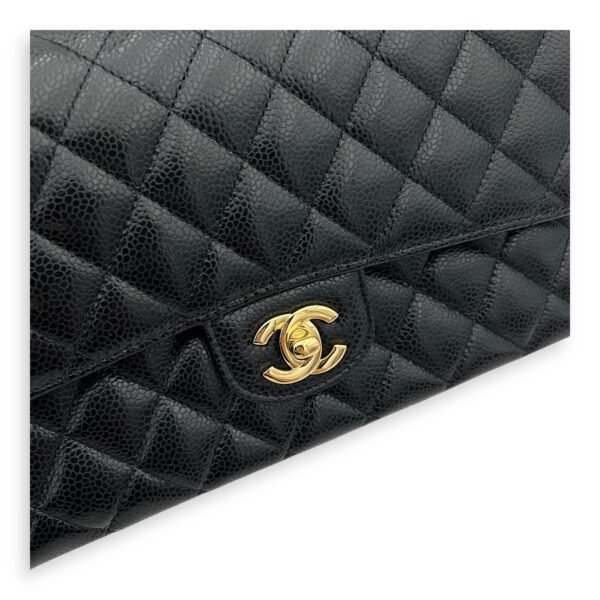Classic Flap Medium Black Shoulder Bag in Caviar Leather, Gold hardware - Image 7