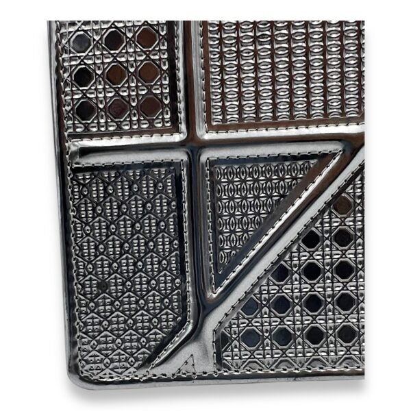 Diorama Wallet On Chain Silver in Calfskin, Silver hardware - Image 9