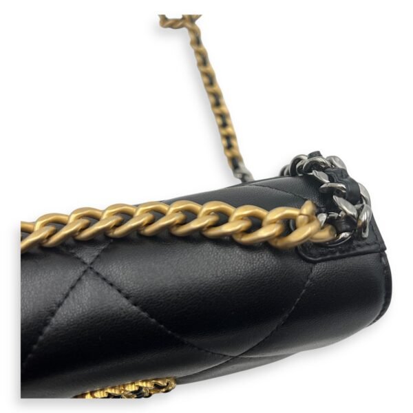C19 Chain Pouch Black Crossbody Bag in Lambskin, Mixed hardware - Image 9