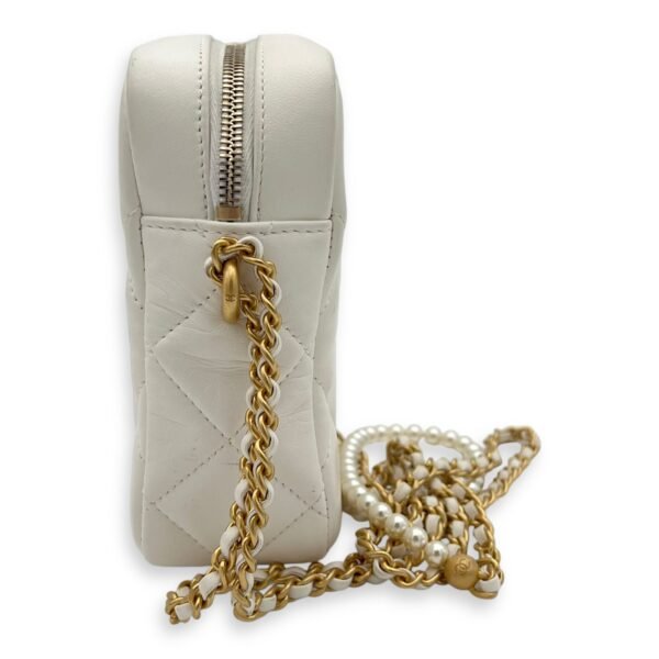 CC Camera Crossbody Bag White in Lambskin, Gold hardware - Image 4