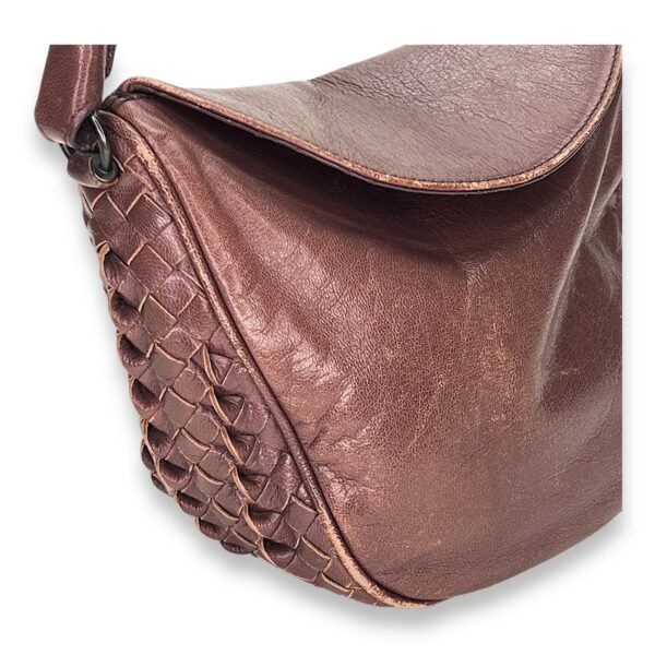 Intrecciato Shoulder bag in Calfskin, Gunmetal Hardware - Image 10