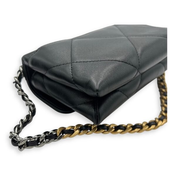 C19 Chain Pouch Black Crossbody Bag in Lambskin, Mixed hardware - Image 10