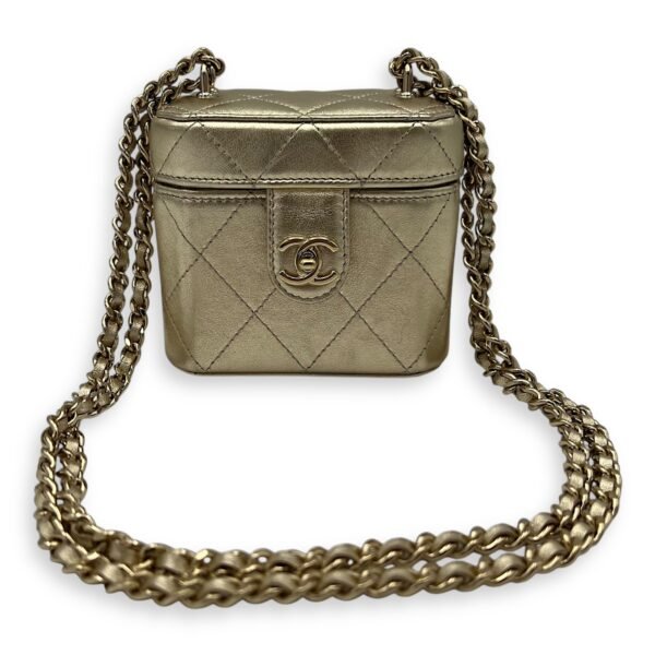 CC Vanity Bag Gold in Lambskin, Gold hardware - Image 9