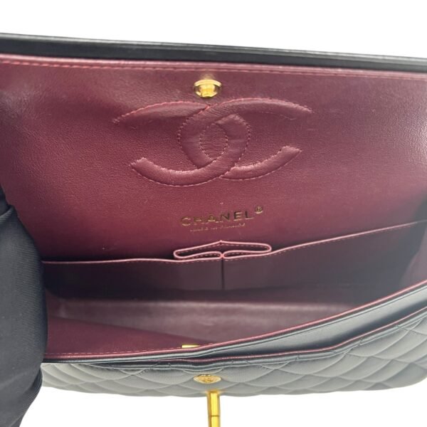 Classic Shoulder Bag Medium Black in Lambskin, Gold hardware - Image 6