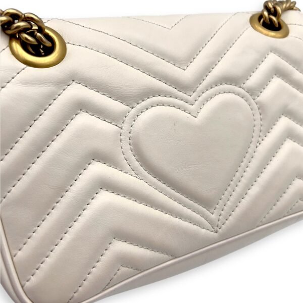 GG Marmont Shoulder Bag Mini White in Calfskin, Gold hardware - Image 11