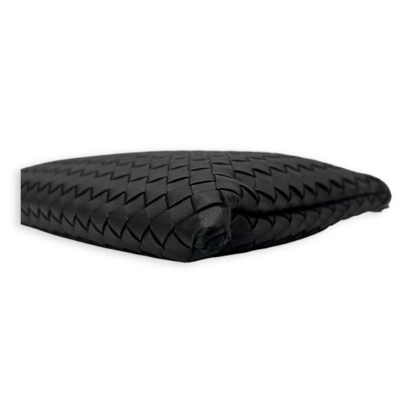 Intrecciato Pouch Black in Lambskin, Ruthenium hardware - Image 15