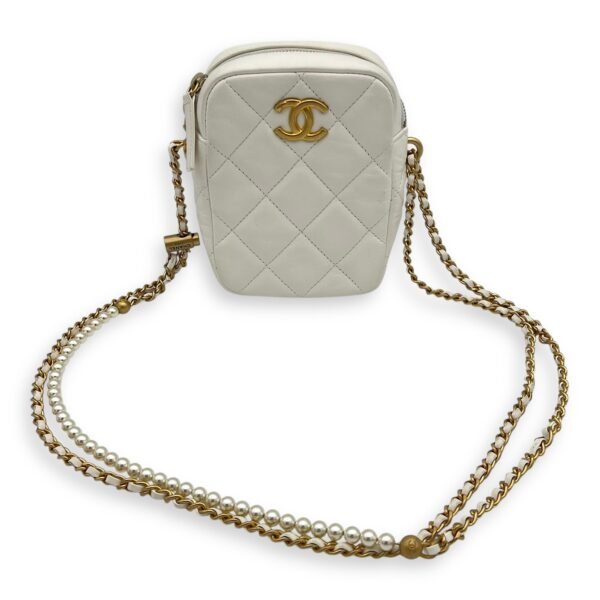 CC Camera Crossbody Bag White in Lambskin, Gold hardware - Image 13