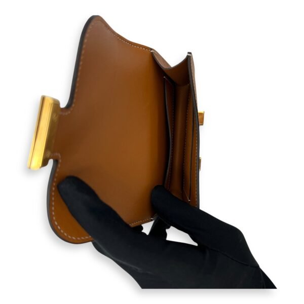 Constance Slim Toffee Wallet in Epsom, Gold hardware - Image 10
