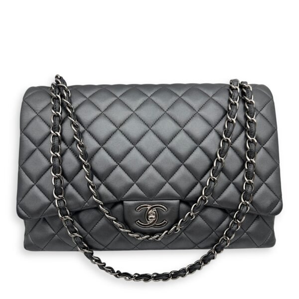 Classic Shoulder Bag Maxi Silver in Lambskin, Silver hardware - Image 9