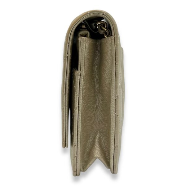 Classic Wallet On Chain Gold in Calfskin, Gold hardware - Image 10