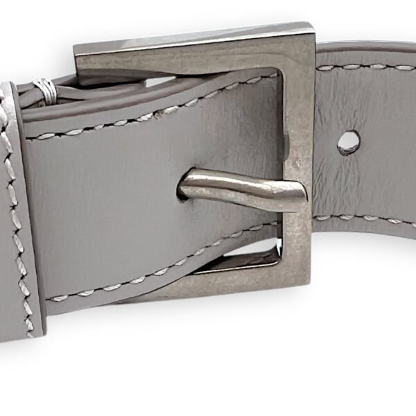 Le 61 Saddle Grey Shoulder Bag in Calfskin, Silver hardware - Image 12