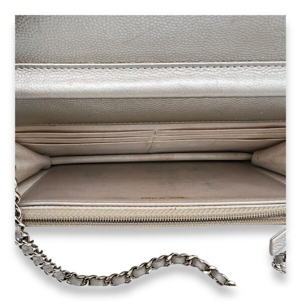 Classic Wallet On Chain Gold in Calfskin, Gold hardware - Image 5