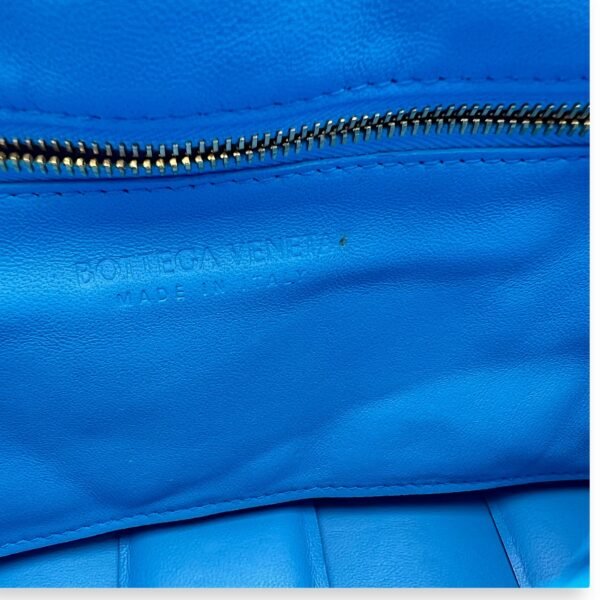 Cassette Crossbody Bag Blue in Lambskin, Gold hardware - Image 14