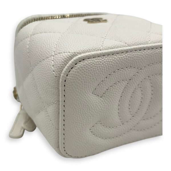 CC Vanity Bag White in Caviar Leather, Gold hardware - Image 10
