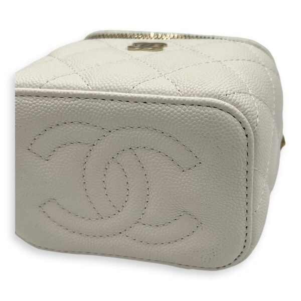 CC Vanity Bag White in Caviar Leather, Gold hardware - Image 9