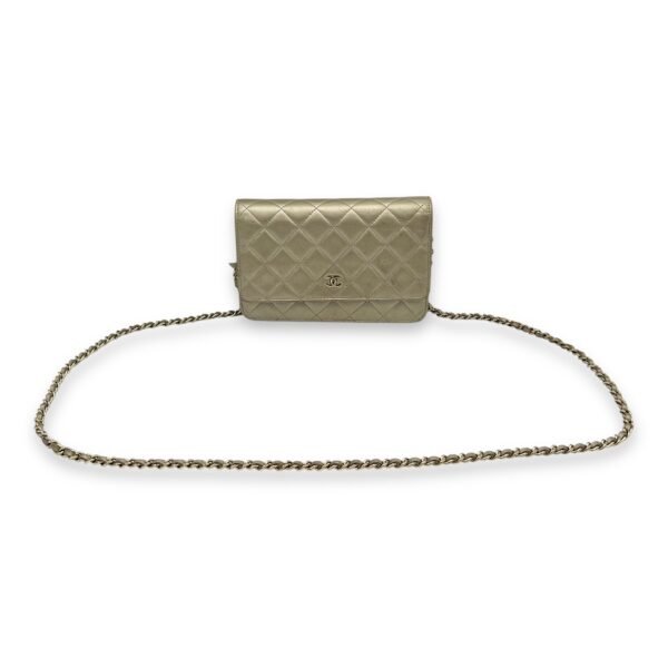 Classic Wallet On Chain Gold in Calfskin, Gold hardware - Image 15