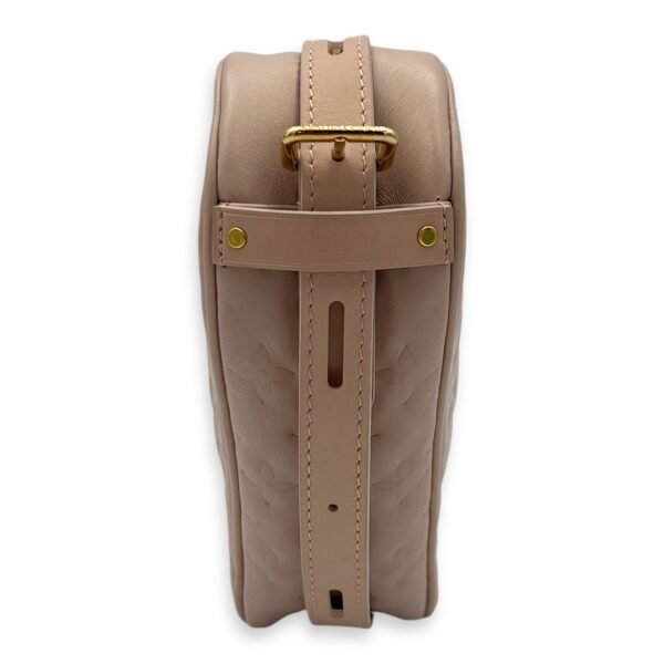 Fall In Love Sac Coeur Crossbody Bag Pink in Lambskin, Gold hardware - Image 3